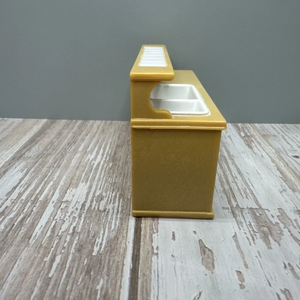 Calico Critters Sylvanian Families Dollhouse Kitchen Sink Tile Top & Hutch Set